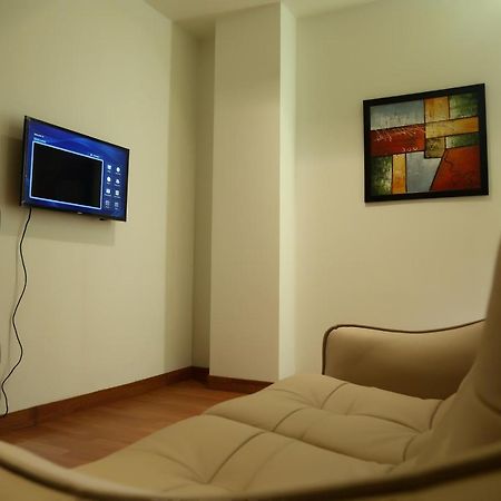 Hotel Imperia Suites Dźalandhar Zewnętrze zdjęcie