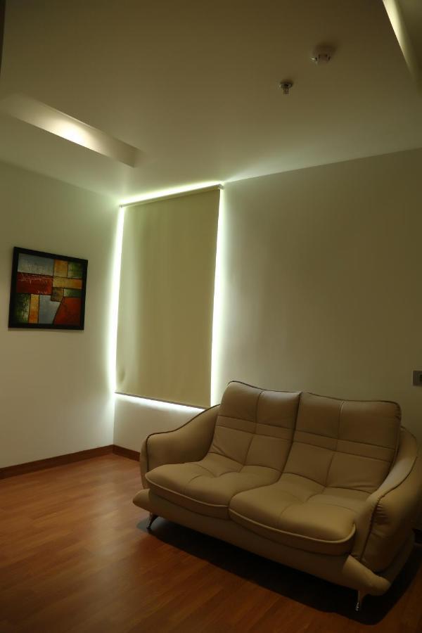 Hotel Imperia Suites Dźalandhar Zewnętrze zdjęcie