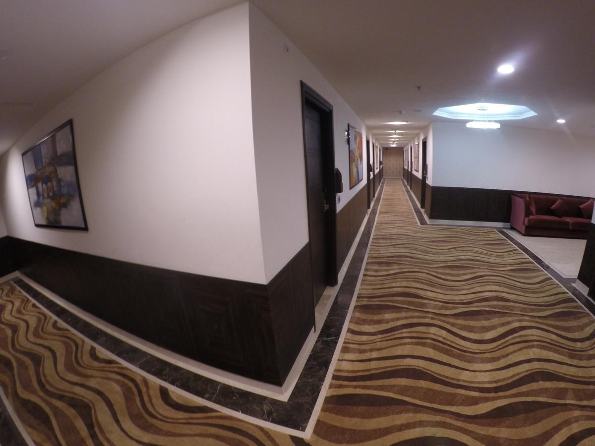 Hotel Imperia Suites Dźalandhar Zewnętrze zdjęcie