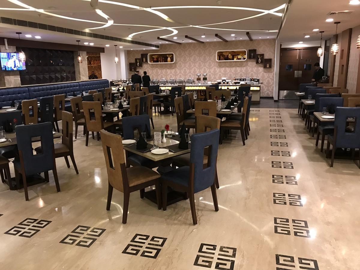 Hotel Imperia Suites Dźalandhar Zewnętrze zdjęcie