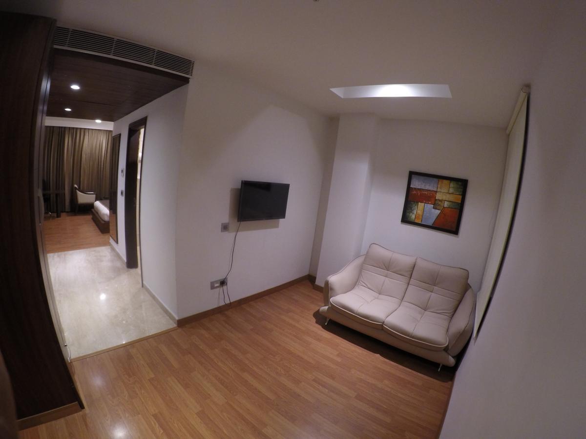 Hotel Imperia Suites Dźalandhar Zewnętrze zdjęcie